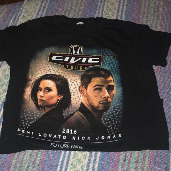 Tops - 🍍3 for 25🍍 Concert tee